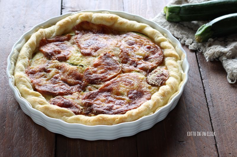 herzhafte Zucchini- und Scamorza-Torte
