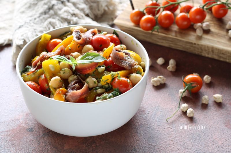 Kichererbsen- und Kirschtomaten-Salat einfach und lecker