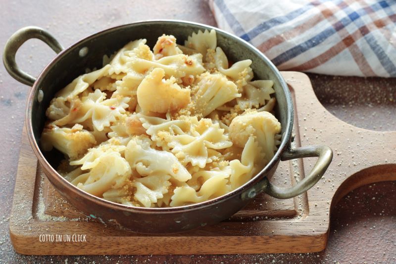 pasta mit Blumenkohl und Sardellen