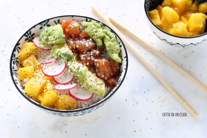 poke mit Lachs und Mango