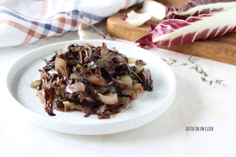 Radicchio in der Pfanne