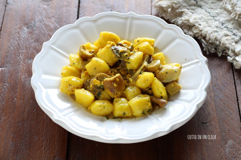 Safran-Gnocchi mit Pilzen
