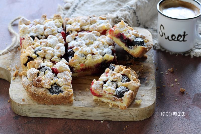 sbröselkuchen mit waldfrüchten super schnell und clever