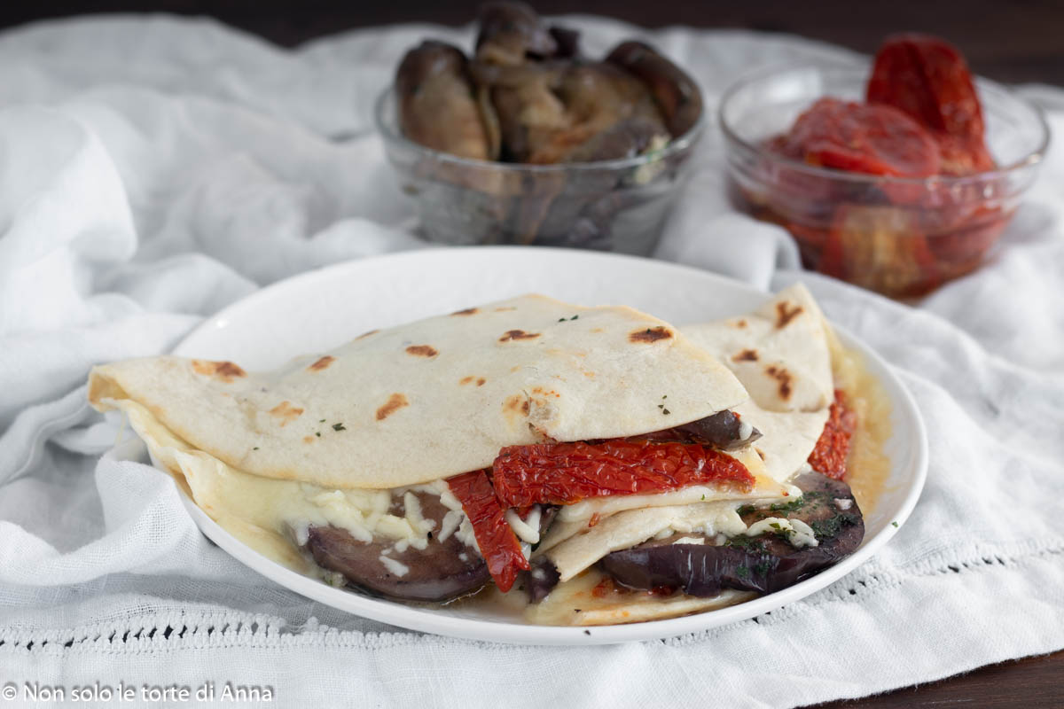 Piadina mit Auberginen und Stracchino