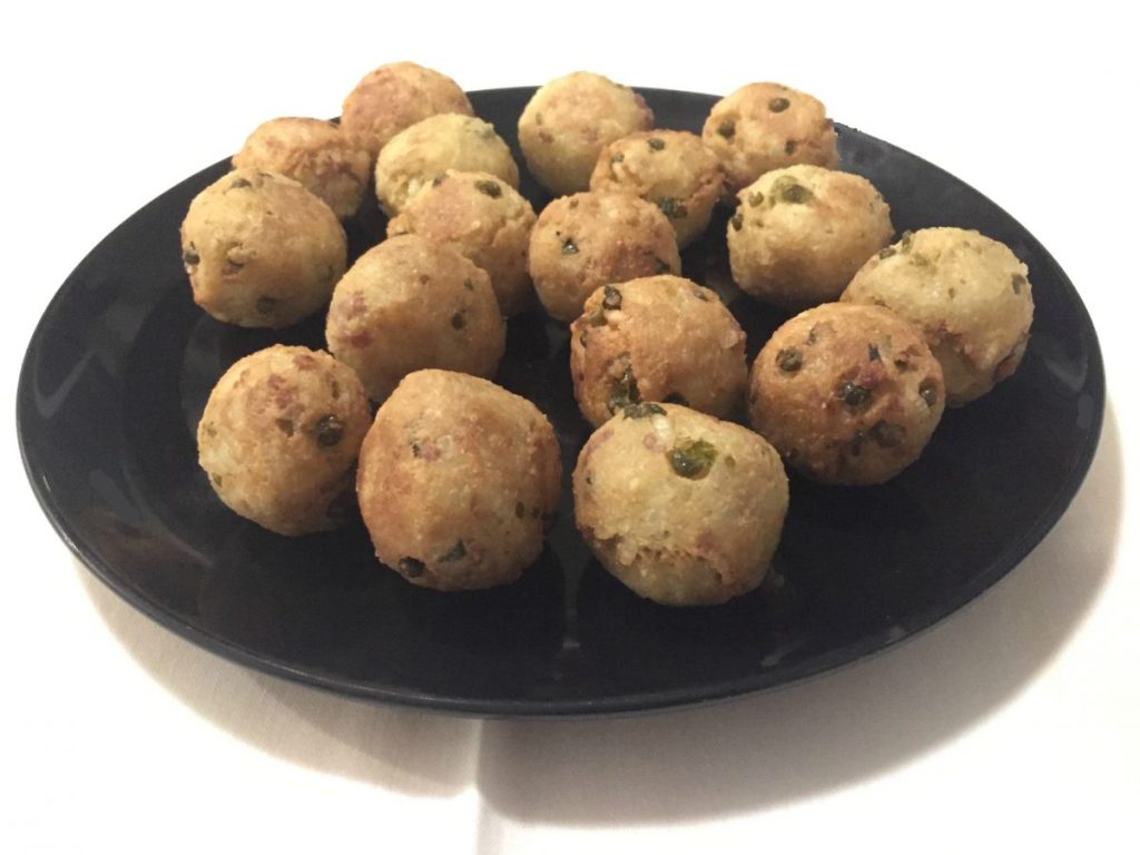 würzige Reisbällchen