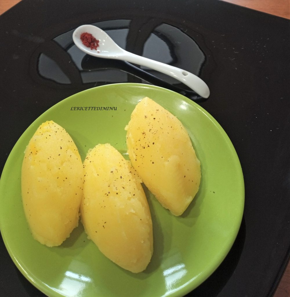 Kartoffel-Quenelle mit Safran