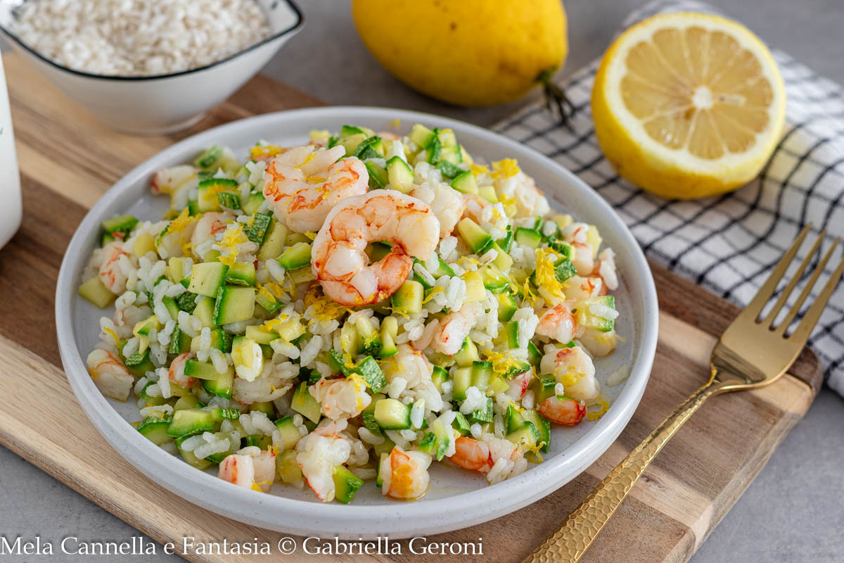 Reissalat mit Zucchini und Garnelen