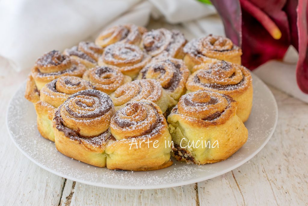Rosenkuchen mit Nutella-Mürbeteig
