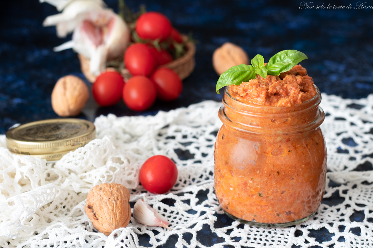 Rotes Auberginenpesto