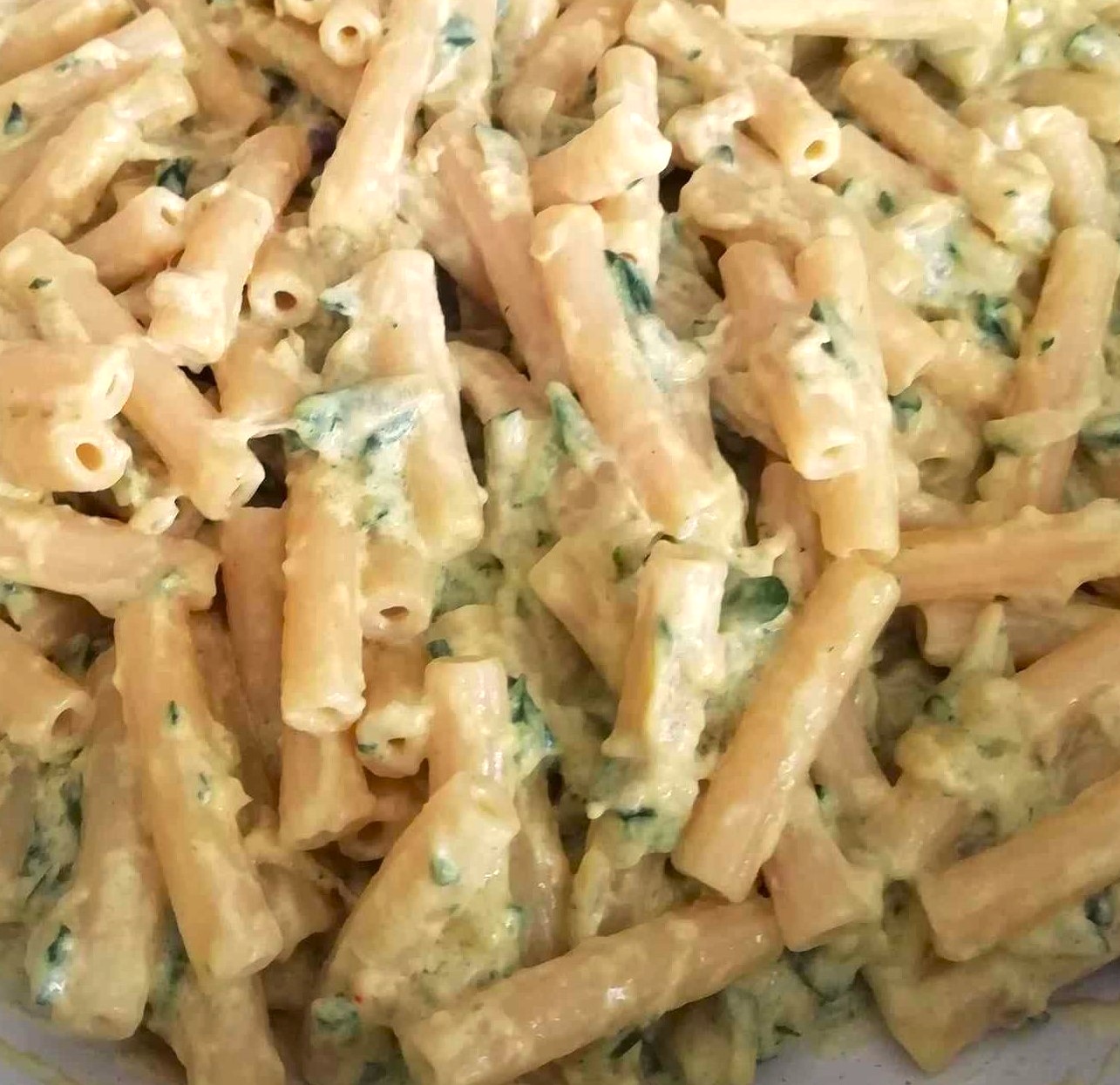 GLUTENFREIE SEDANINI mit Zucchini und pflanzlicher Sahne