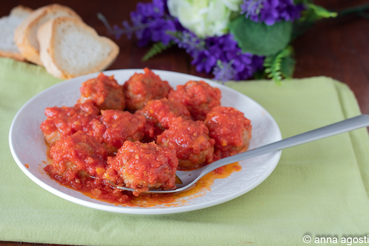 Sojabällchen in Tomatensauce