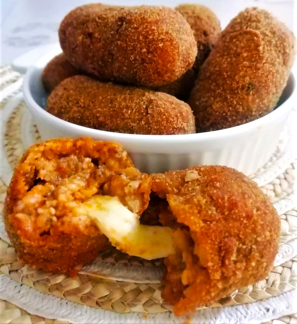 SUPPLI’ DI RISO mit schmelzender Mozzarella nach römischer Art