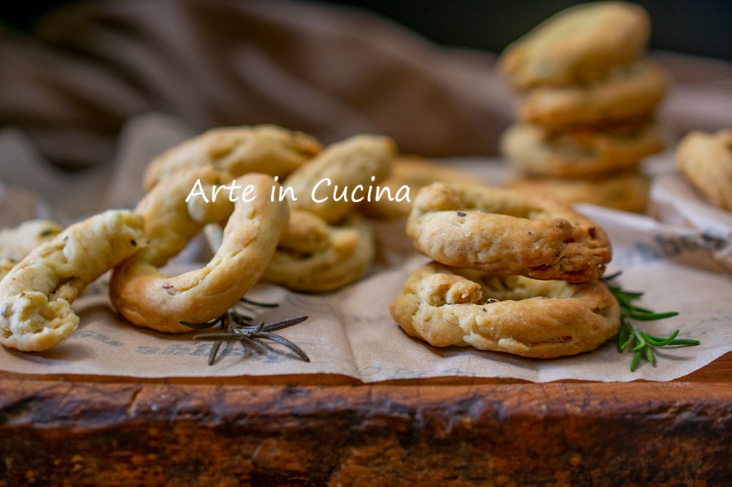 Taralli mit Rosmarin in 10 Minuten knusprig