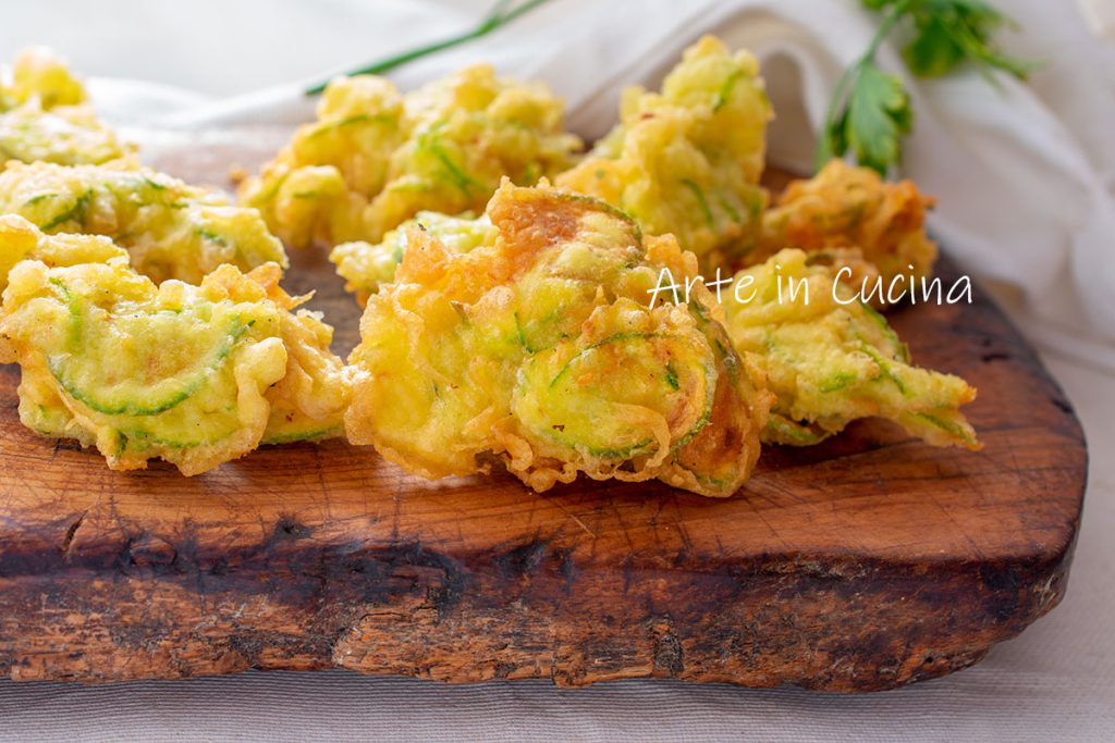 Schnelle und knusprige Zucchini-Frittaten