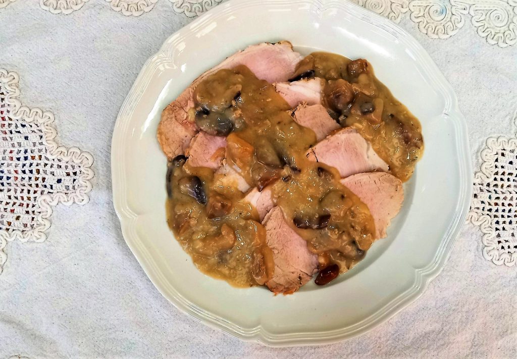 Schweinerücken in Milch mit Pilzcreme