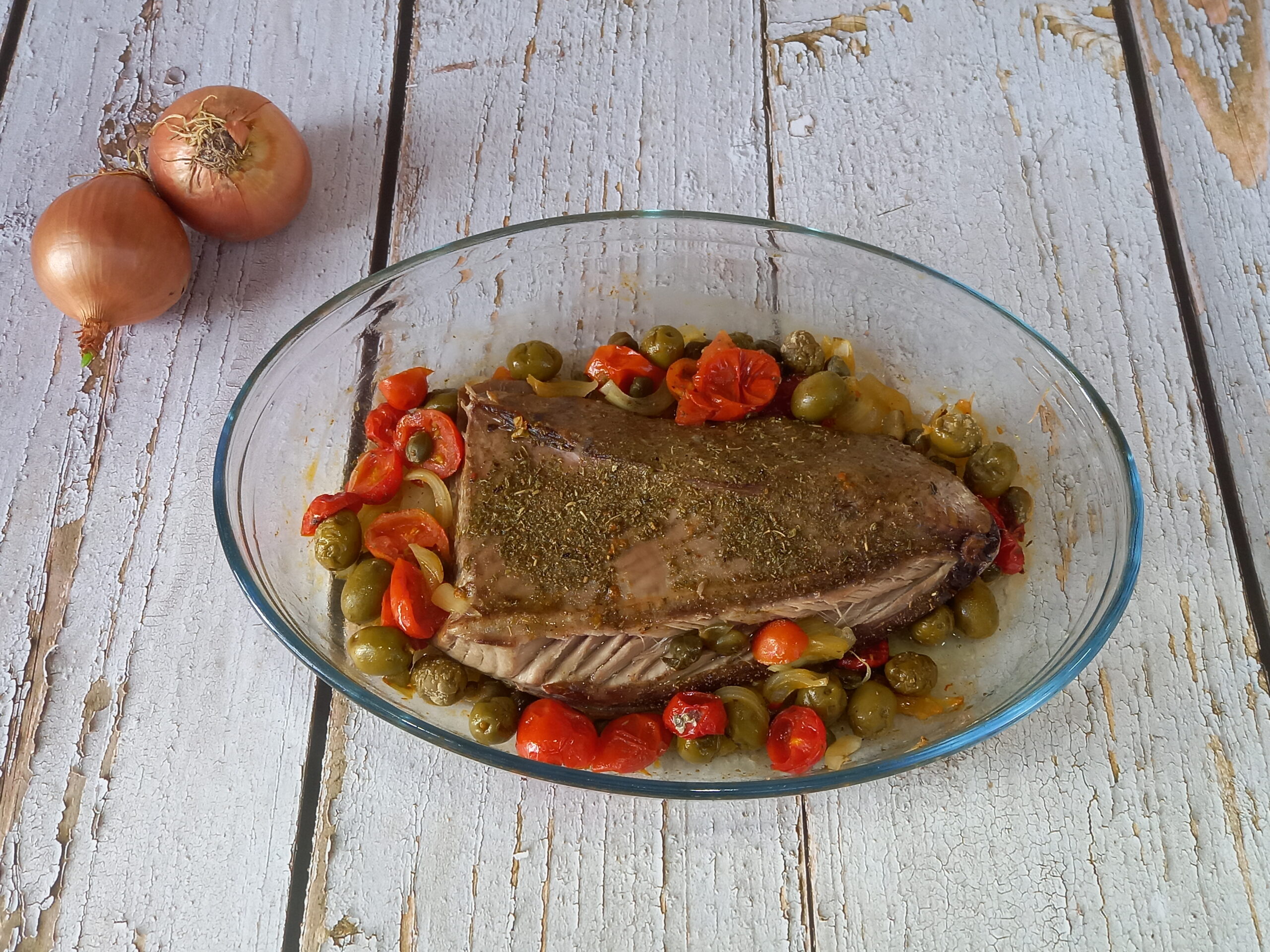 Thunfischbauch mit mediterranen Aromen
