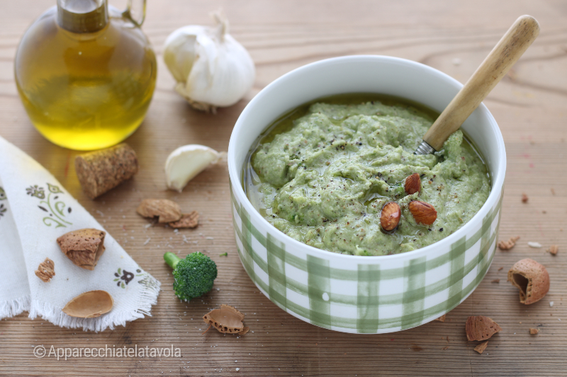 Brokkoli-Mandel-Pesto