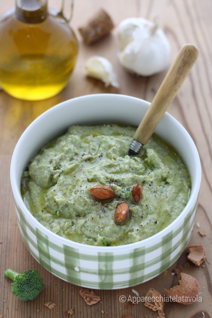 Brokkoli-Mandel-Pesto