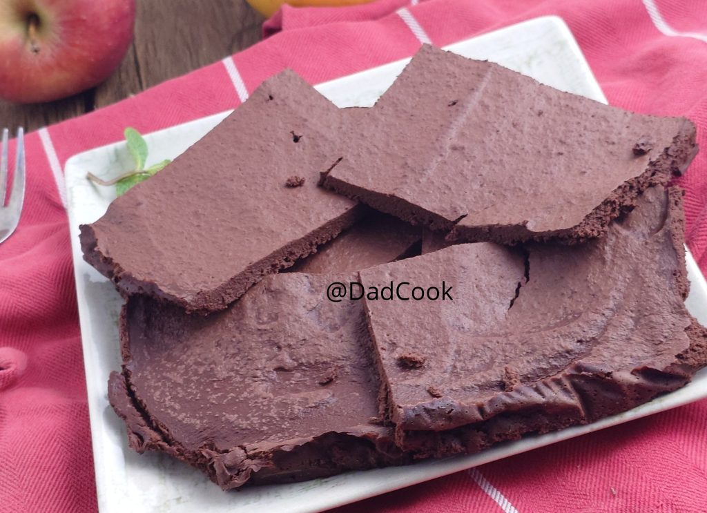 Schnelles Brownie-Rezept: Nur 3 Zutaten und Apfel (Weich und Schokoladig!)