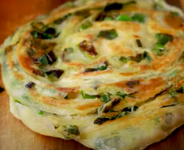 Herzhafter Chinesischer Pfannkuchen: Cong You Bing