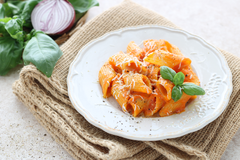 CREMIGE PASTA MIT PAPRIKA