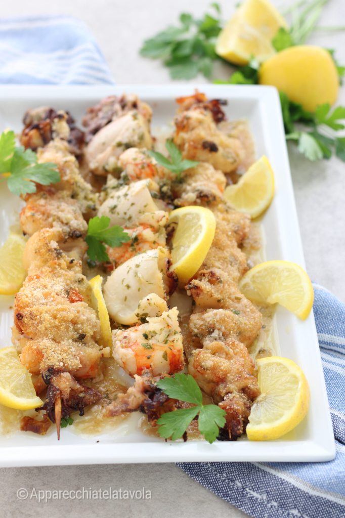 gefrorene Fischspieße aus dem Ofen