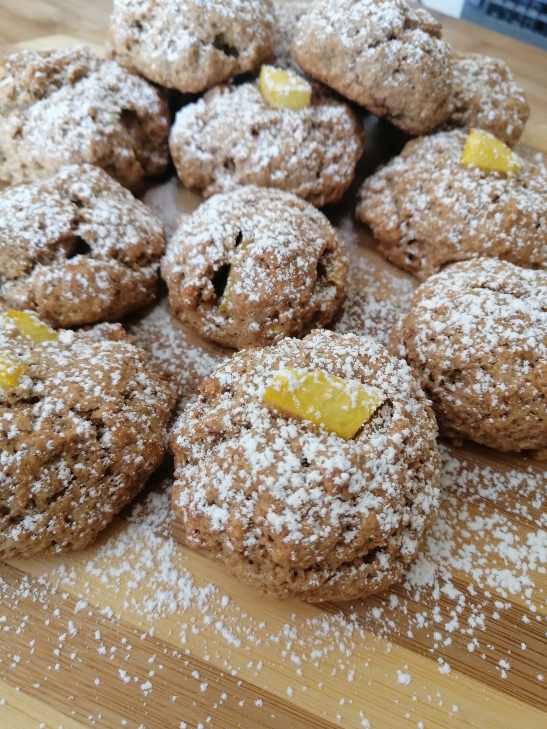 Vollkornkekse mit Obst