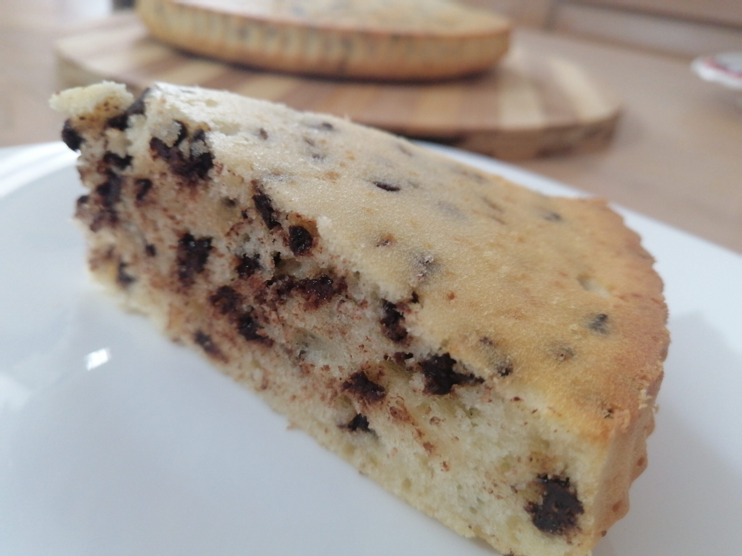 Sehr weicher Kuchen mit Schokoladenstückchen