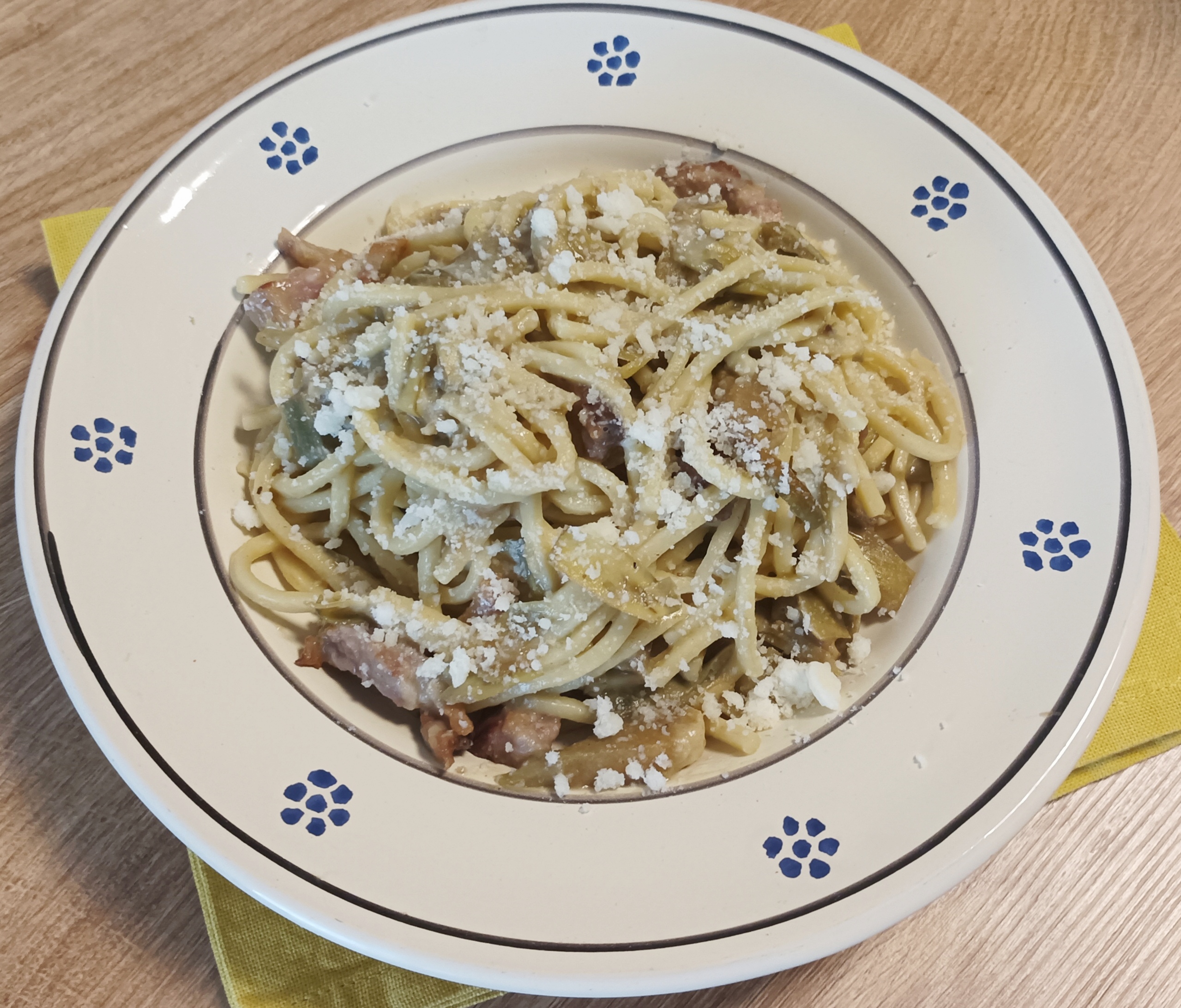 Tonnarelli mit Guanciale, Artischocken und Pecorino