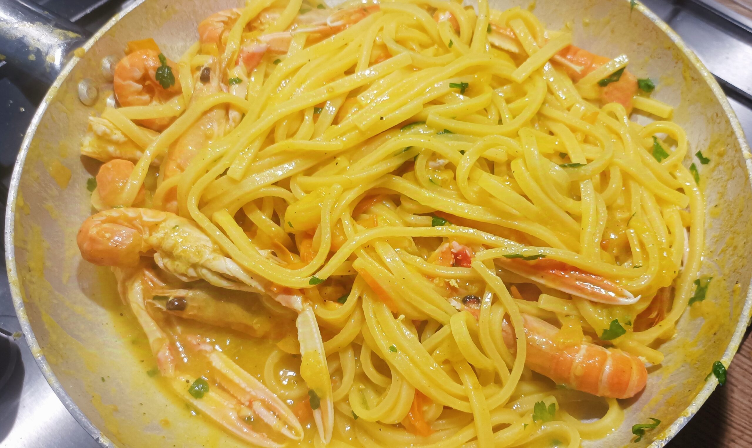 Troccoli mit Kurkuma und Scampi