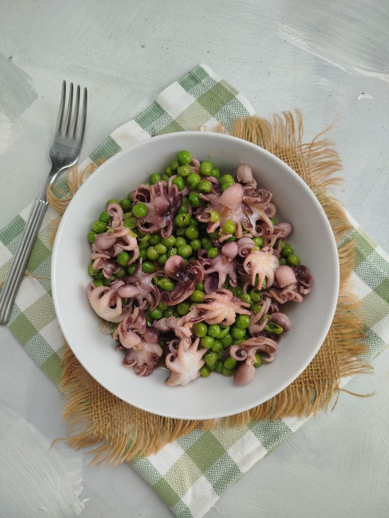 Moscardini mit Erbsen