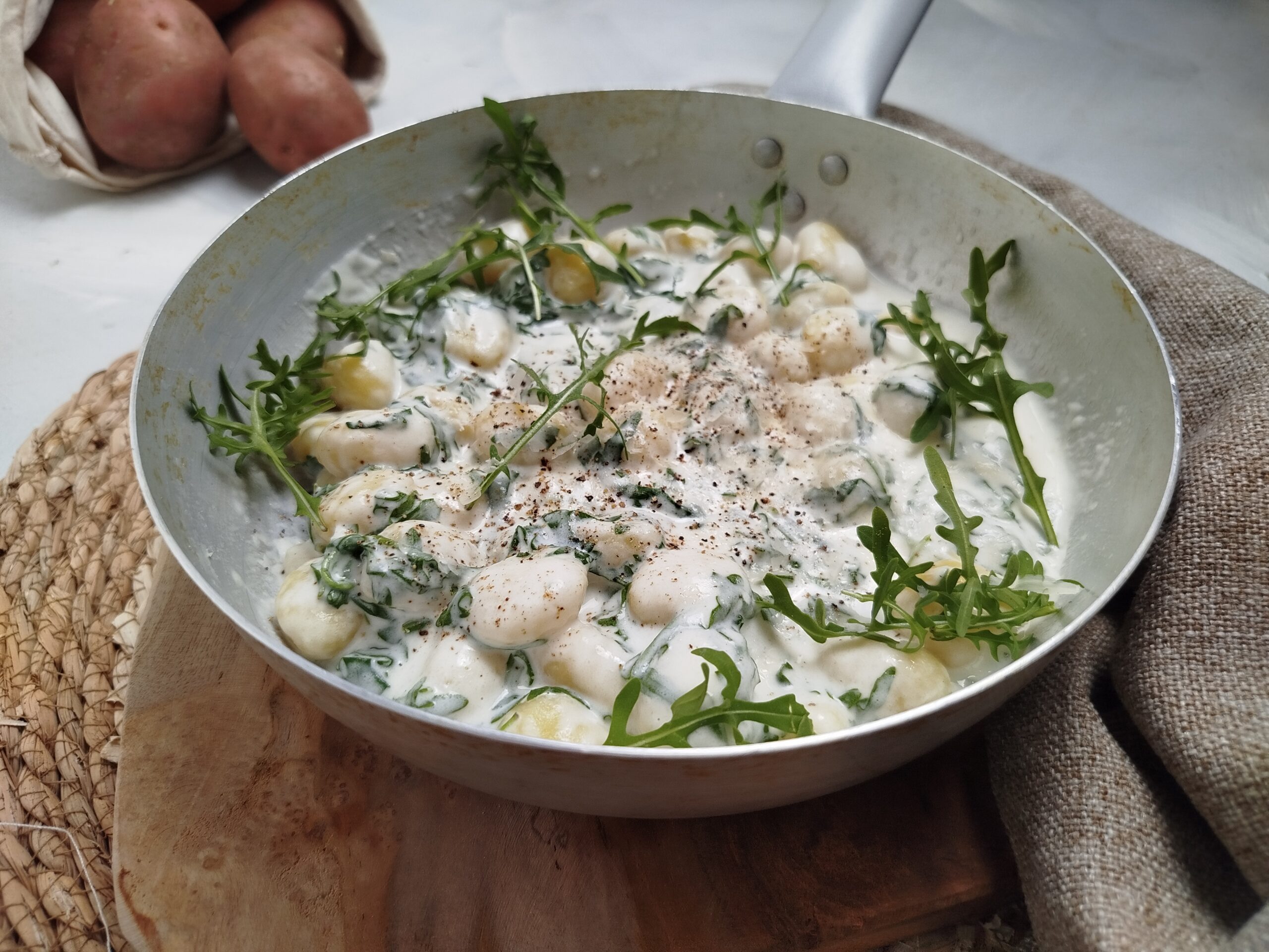 GNOCCHI MIT STRACCHINO UND RUCOLA