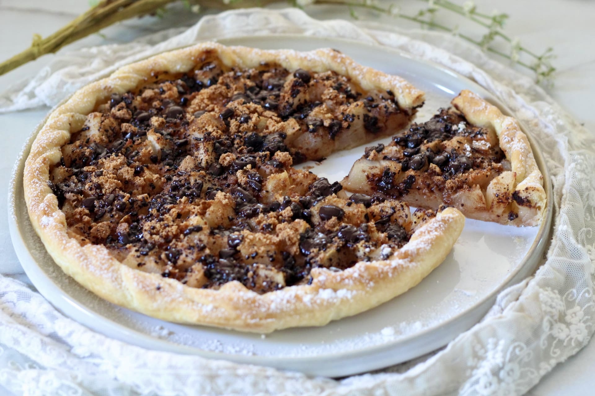 Blätterteig mit Birnen und Schokolade, schnelles Rezept für ein feines Dessert!