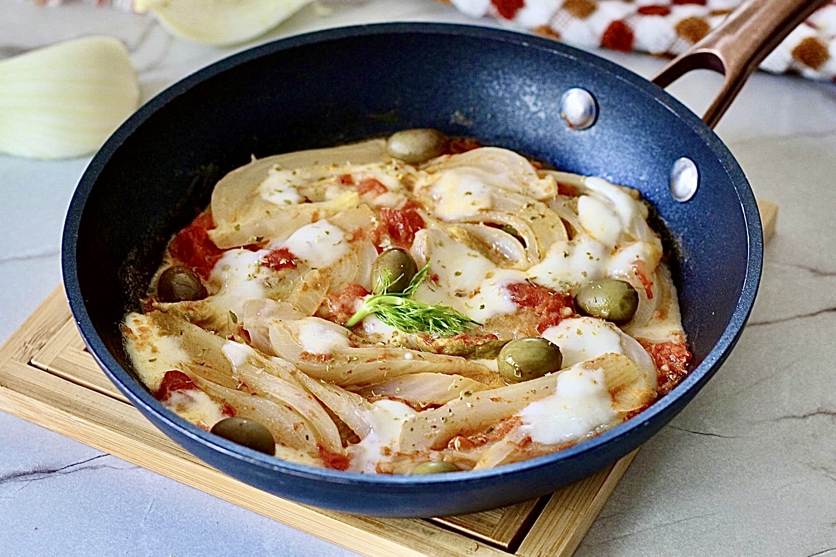 Fenchel alla Pizzaiola in der Pfanne, fertig in WENIGEN MINUTEN.