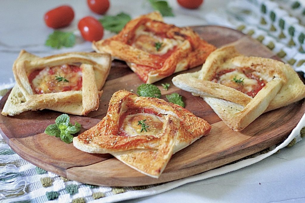 Windrad-Pizzette bereitest du in wenigen Minuten OHNE TEIGEN zu