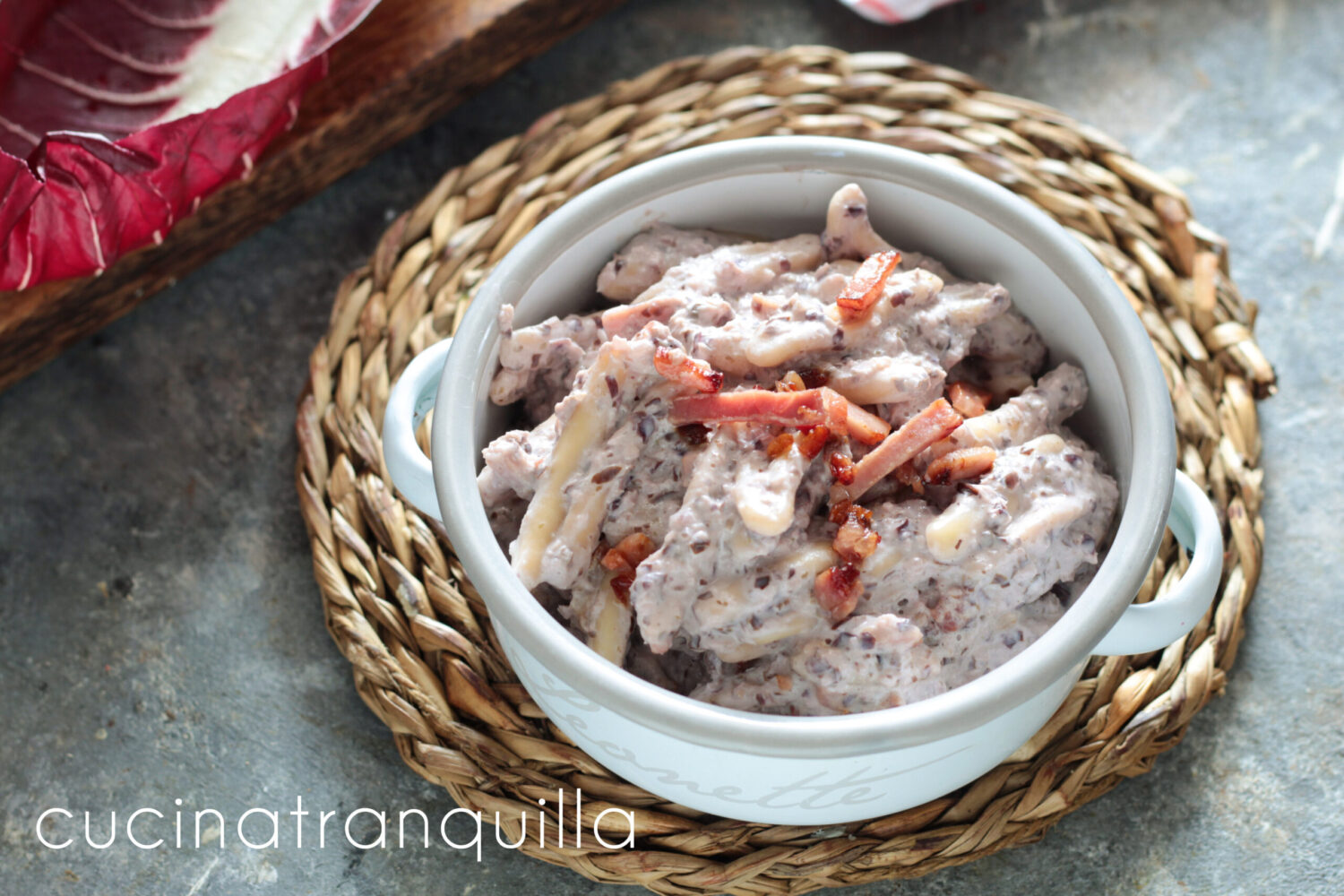 Fusilli mit Ricotta-Creme und Radicchio mit Speck