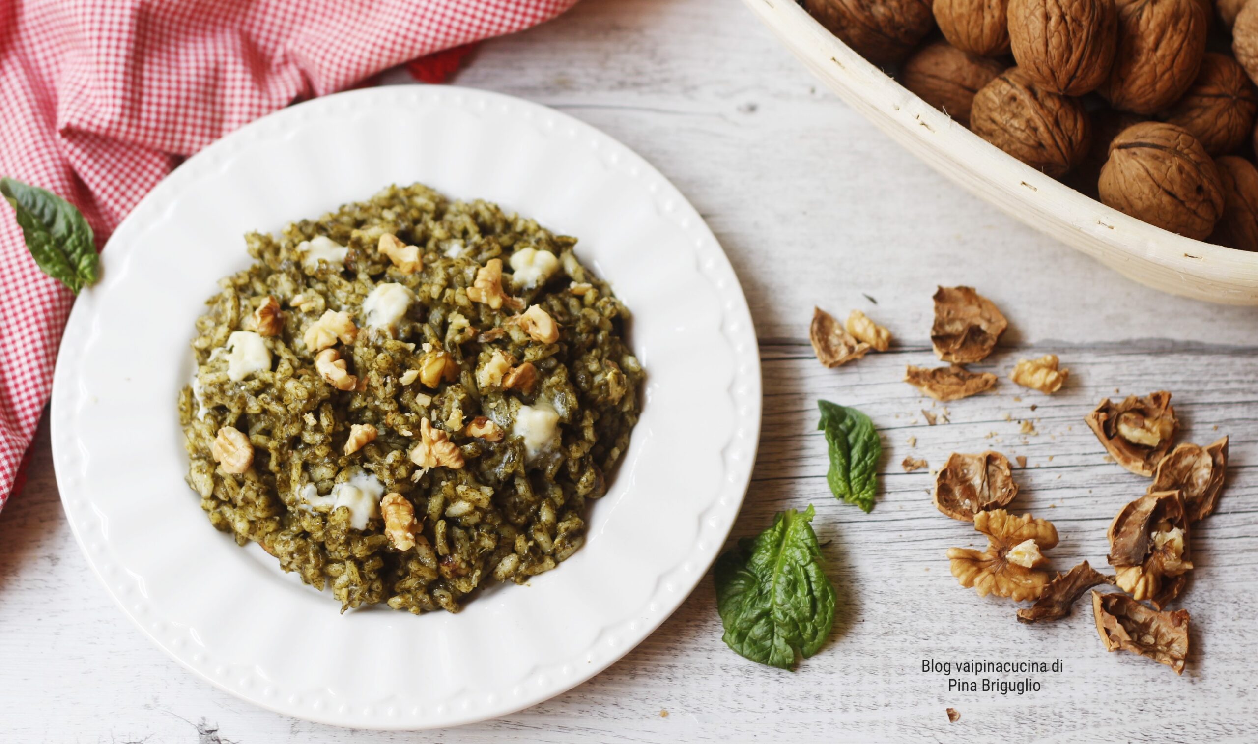 Risotto mit Spinat, Walnüssen und Stracchino