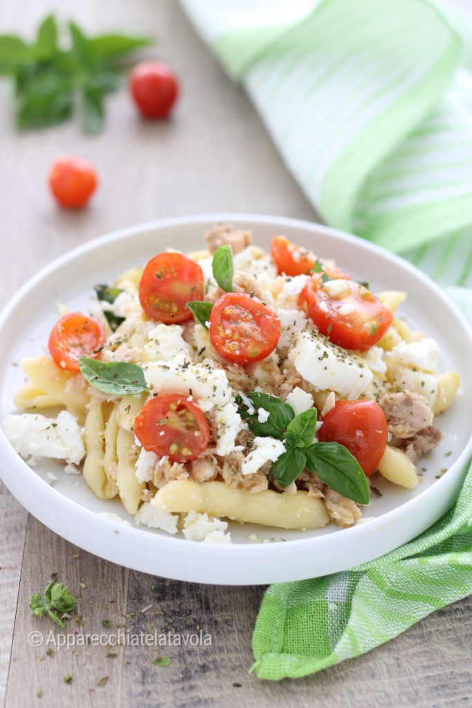 nudeln mit feta und thunfisch mit kirschtomaten