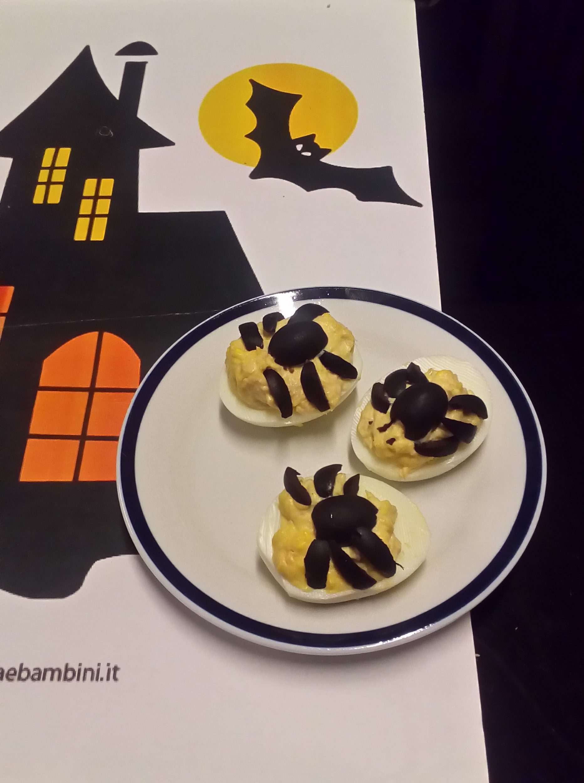 Spinneneier für Halloween