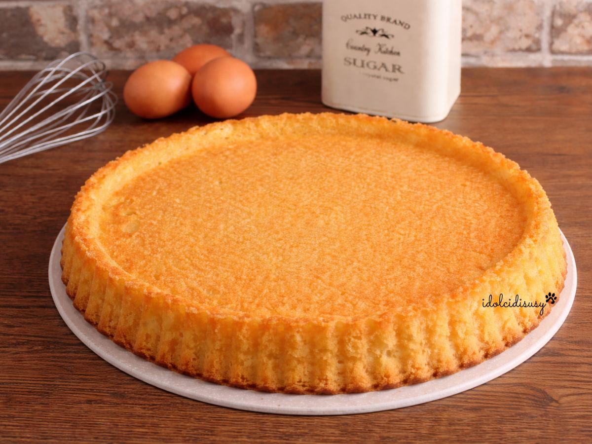 Weicher Kuchen mit der cleveren Form: die perfekte Basis zum Füllen