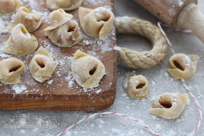 HAUSGEMACHTE TORTELLINI MIT ROHSCHINKEN