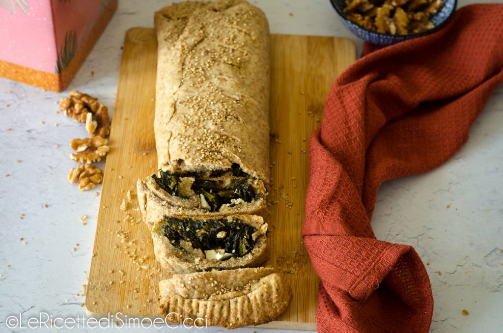 Vollkornstrudel mit Schwarzkohl, Feta und Walnüssen