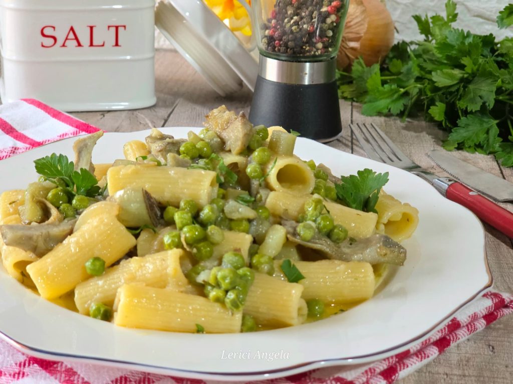 Rigatoni mit Artischocken und Erbsen