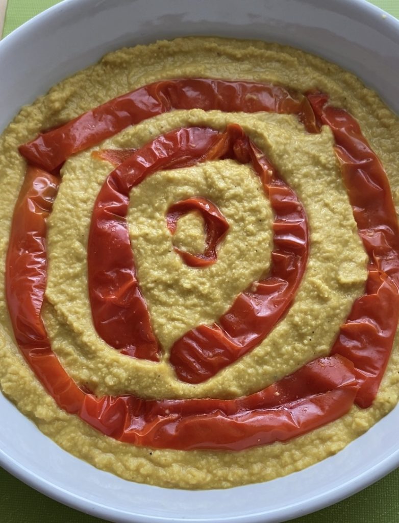 Kichererbsen-Creme und rote Paprika weniger ist mehr