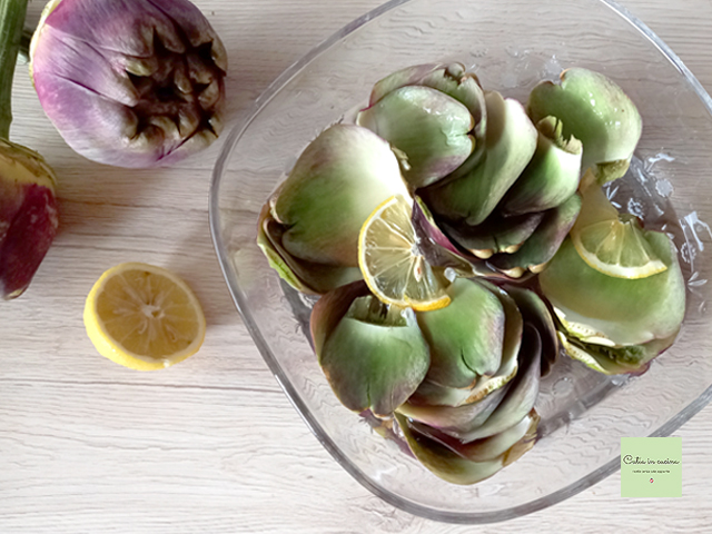 Artischockenblätter waschen