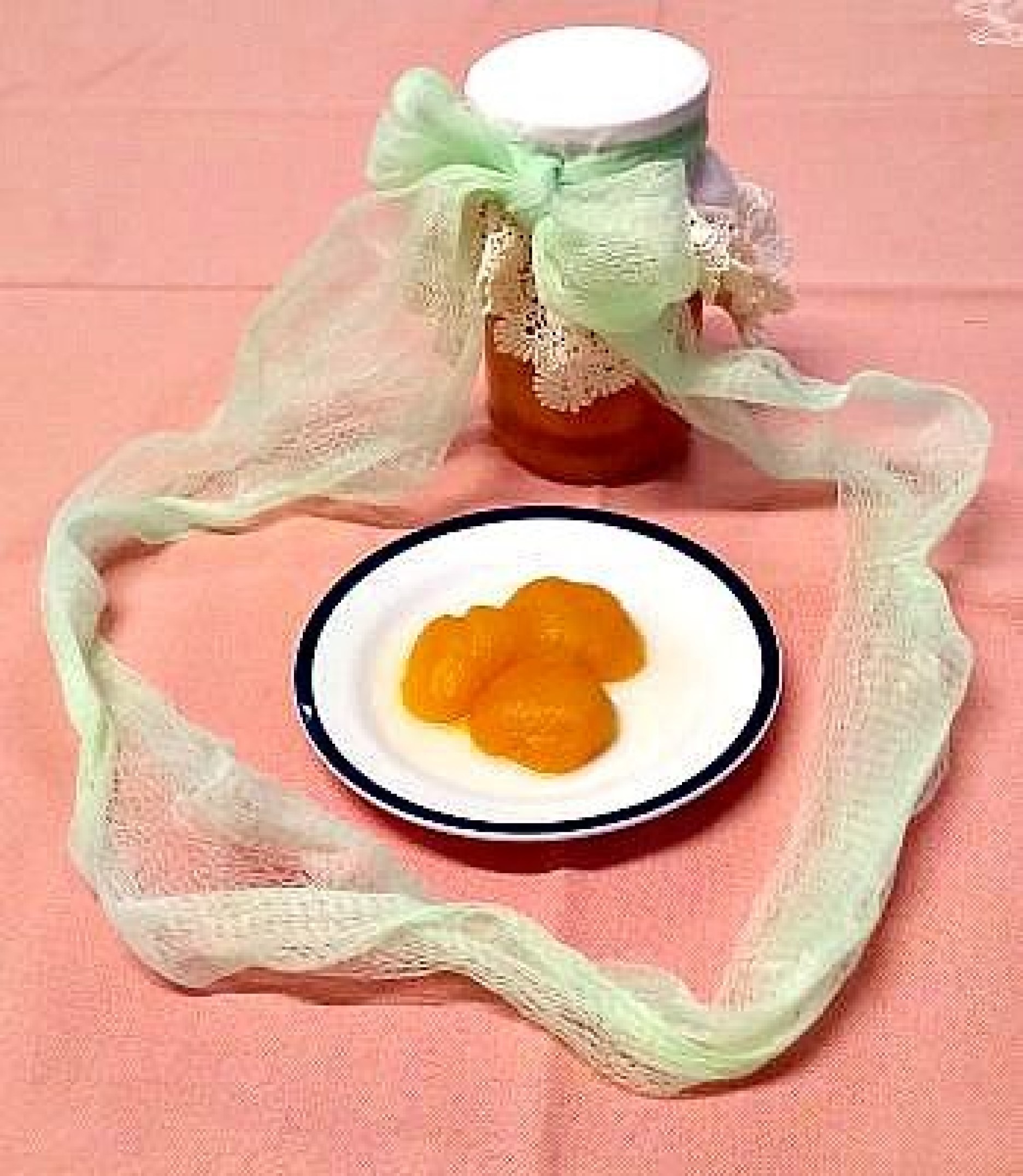 Wie man es macht: die Pfirsiche in Sirup