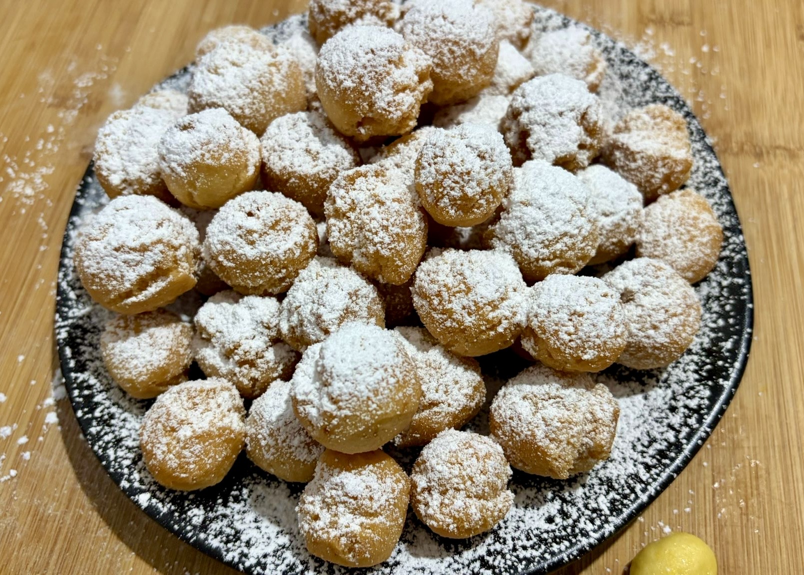 Klassische Castagnole von Oma mit Zitronenschale