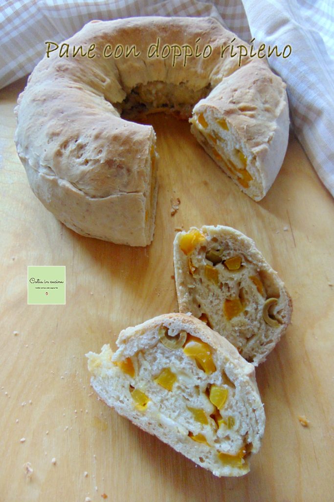 brot mit doppelter füllung, paprikas