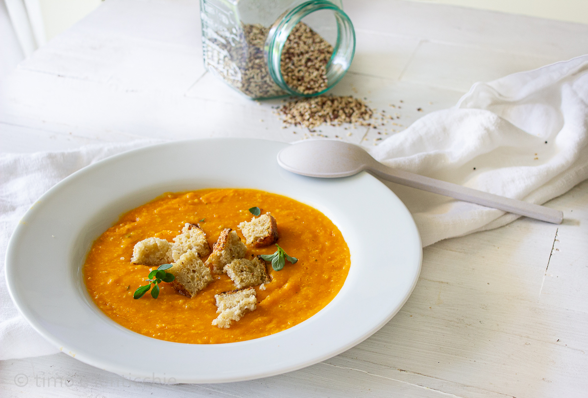 Cremige Suppe aus Karotten und Linsen