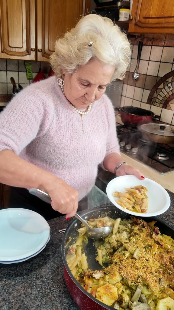 Überbackene Pasta mit Artischocken und Wurst: das Geniale Rezept "Alles Roh